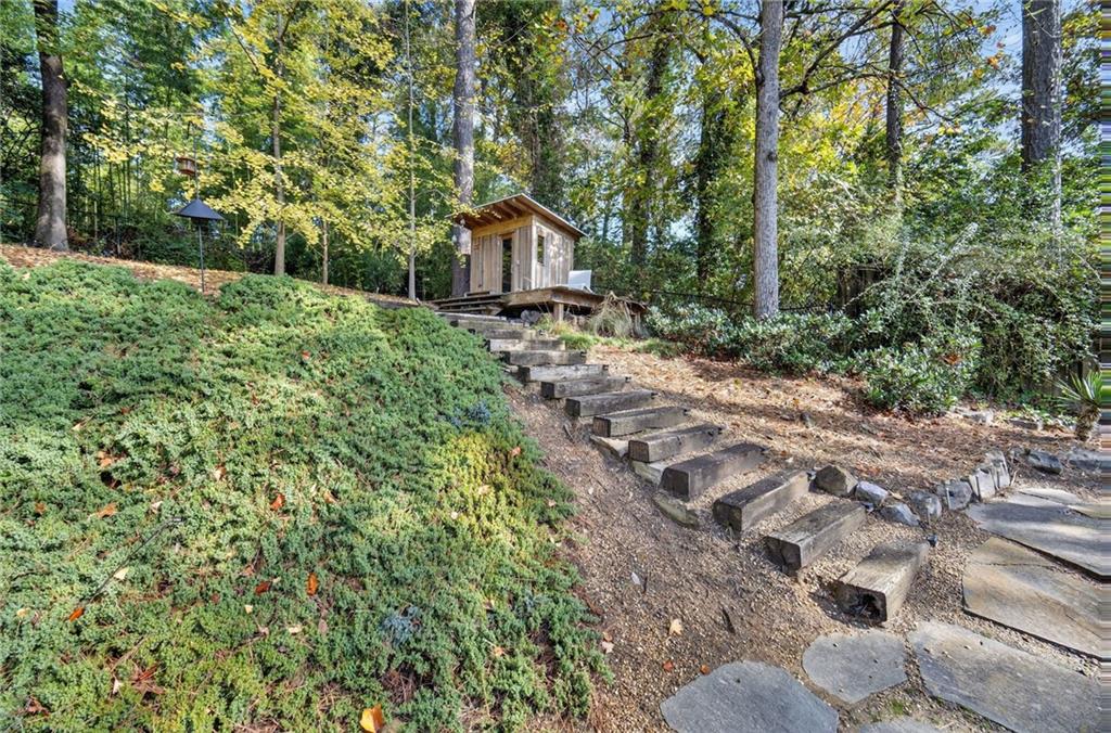 1196 Converse Drive NE