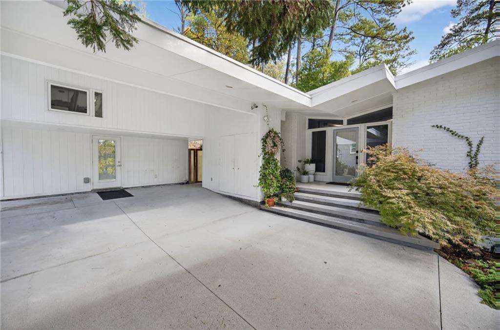 1196 Converse Drive NE