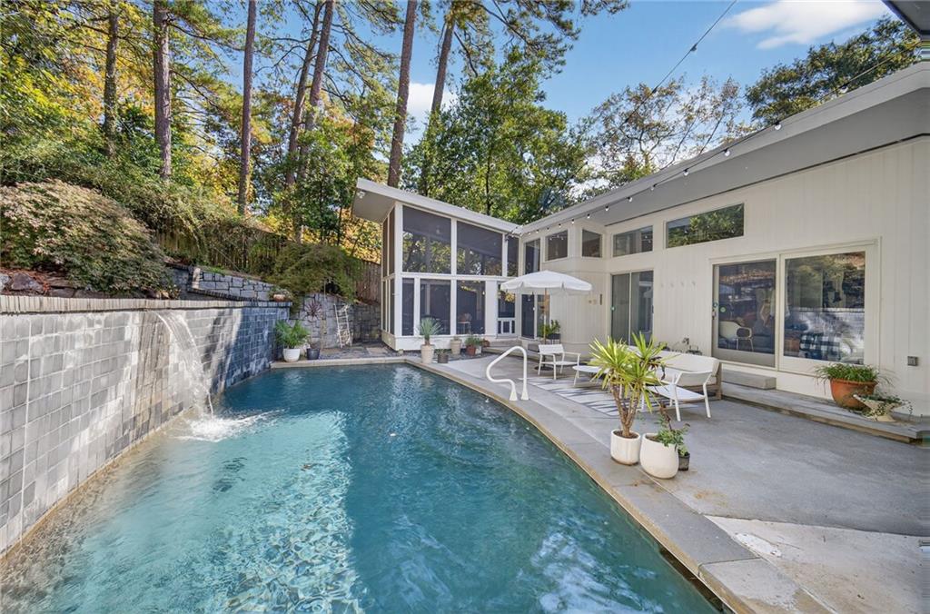 1196 Converse Drive NE