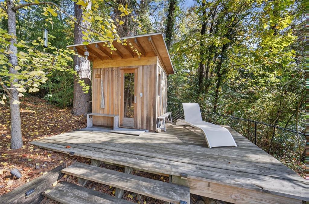 1196 Converse Drive NE