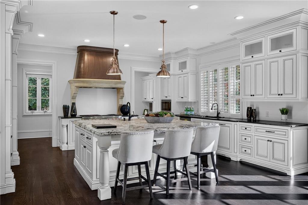 1250 Beechwood Hills Court NW