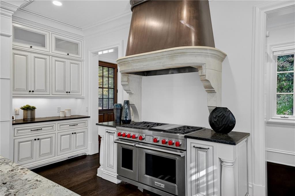 1250 Beechwood Hills Court NW