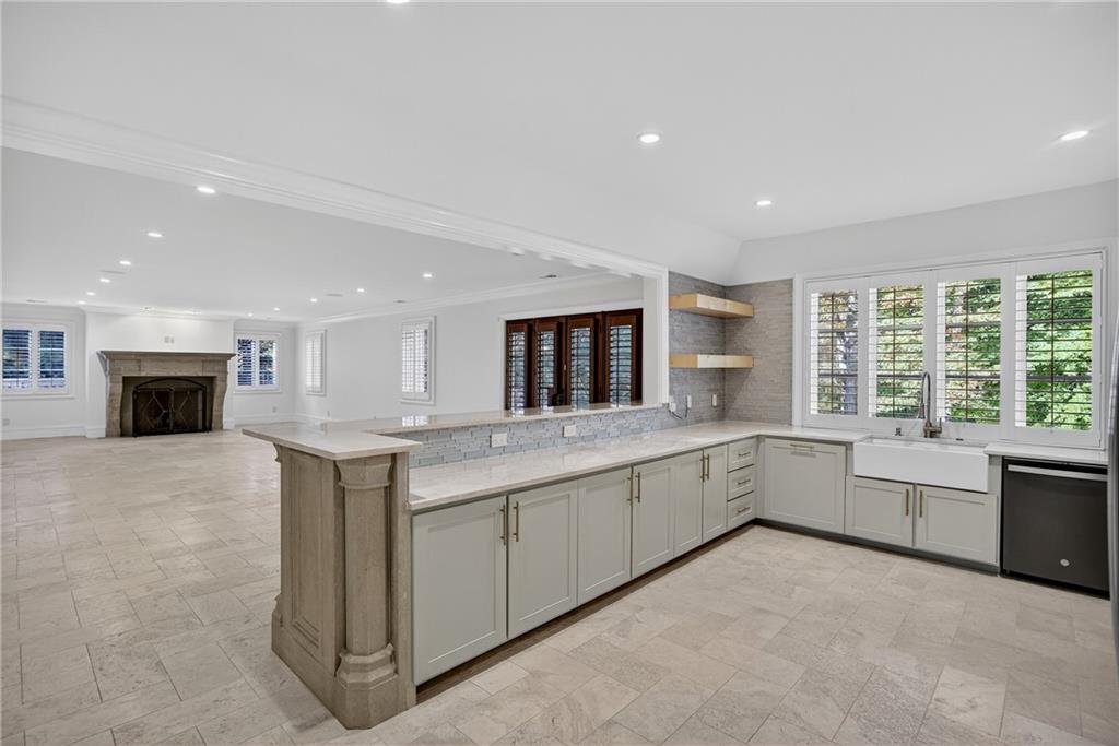 1250 Beechwood Hills Court NW