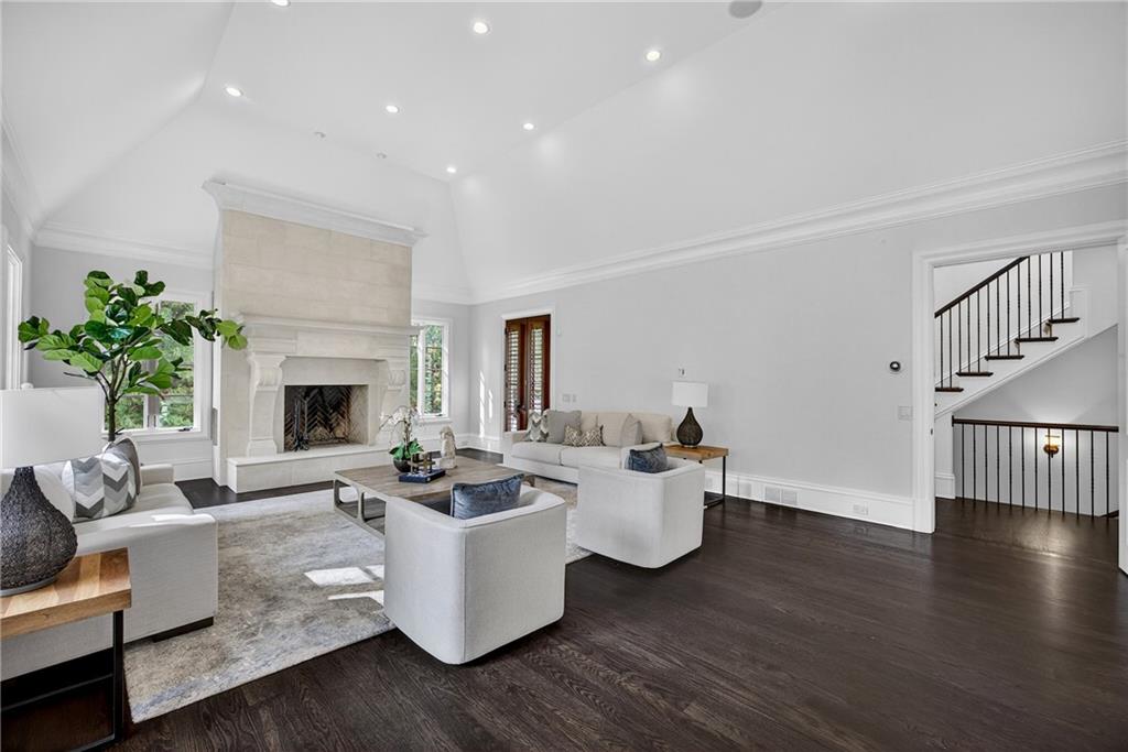 1250 Beechwood Hills Court NW