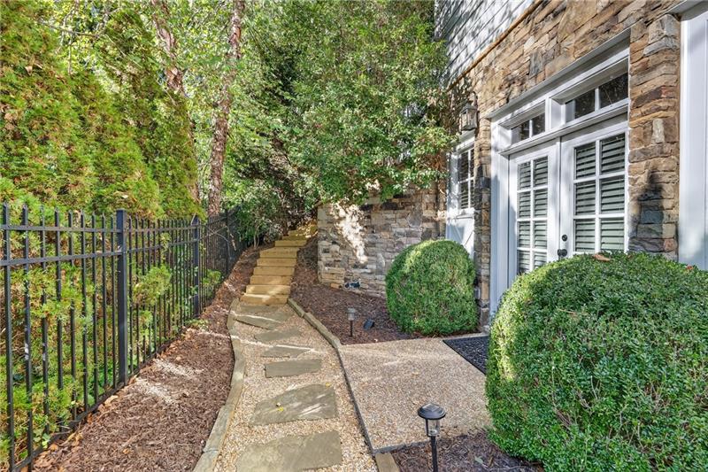 3100 Rhodenhaven Drive NW