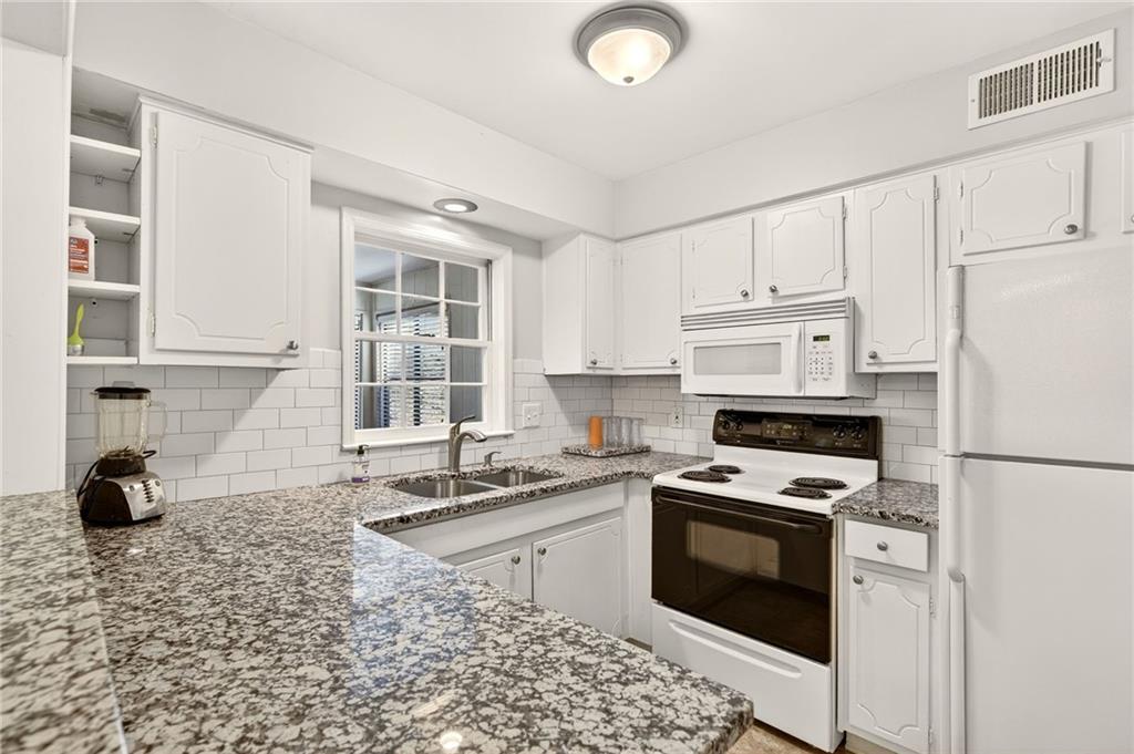 116 Rosaire Place NW