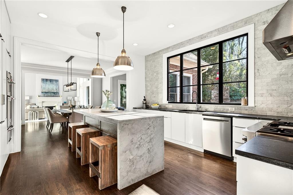 5759 Riverside Drive