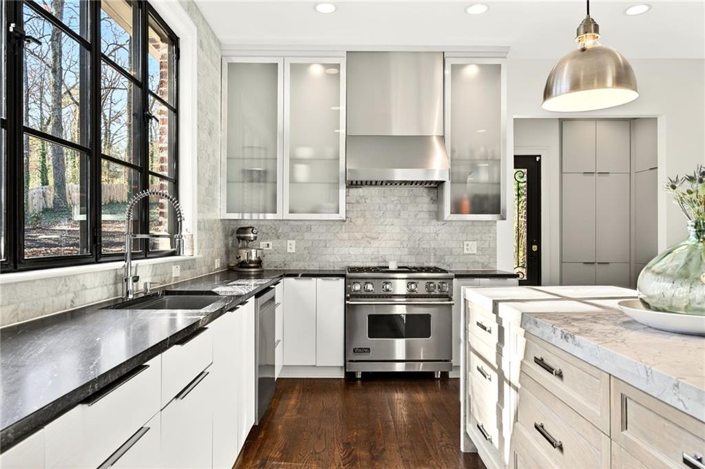 5759 Riverside Drive