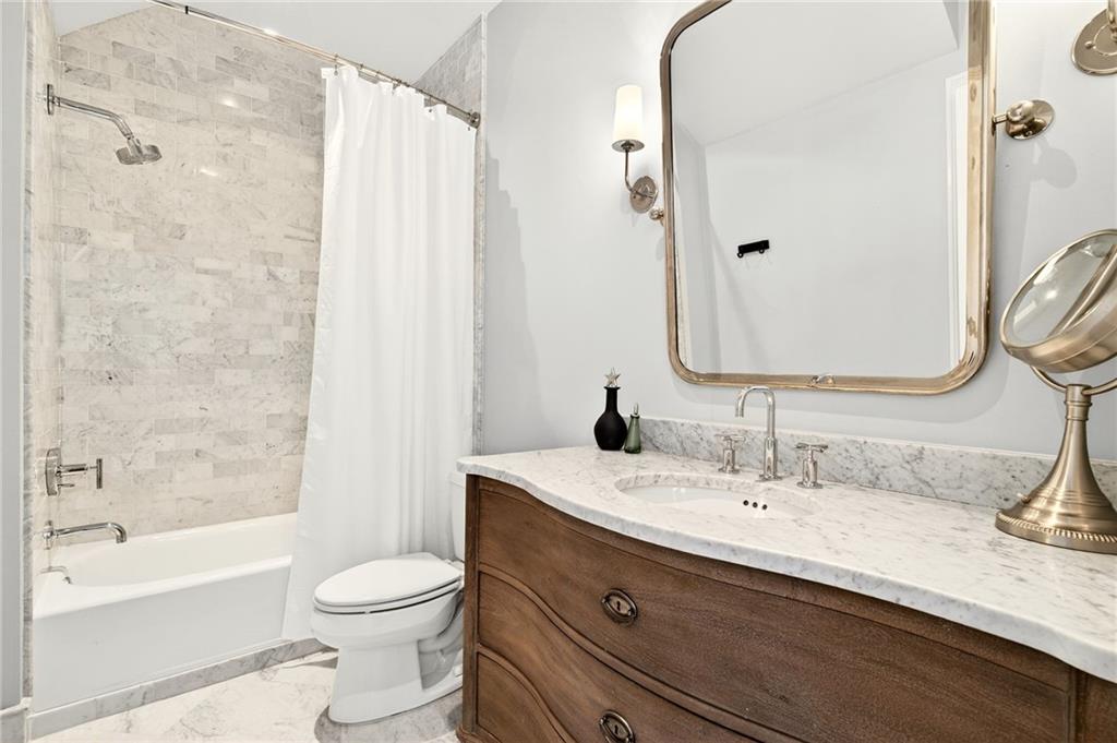 5759 Riverside Drive