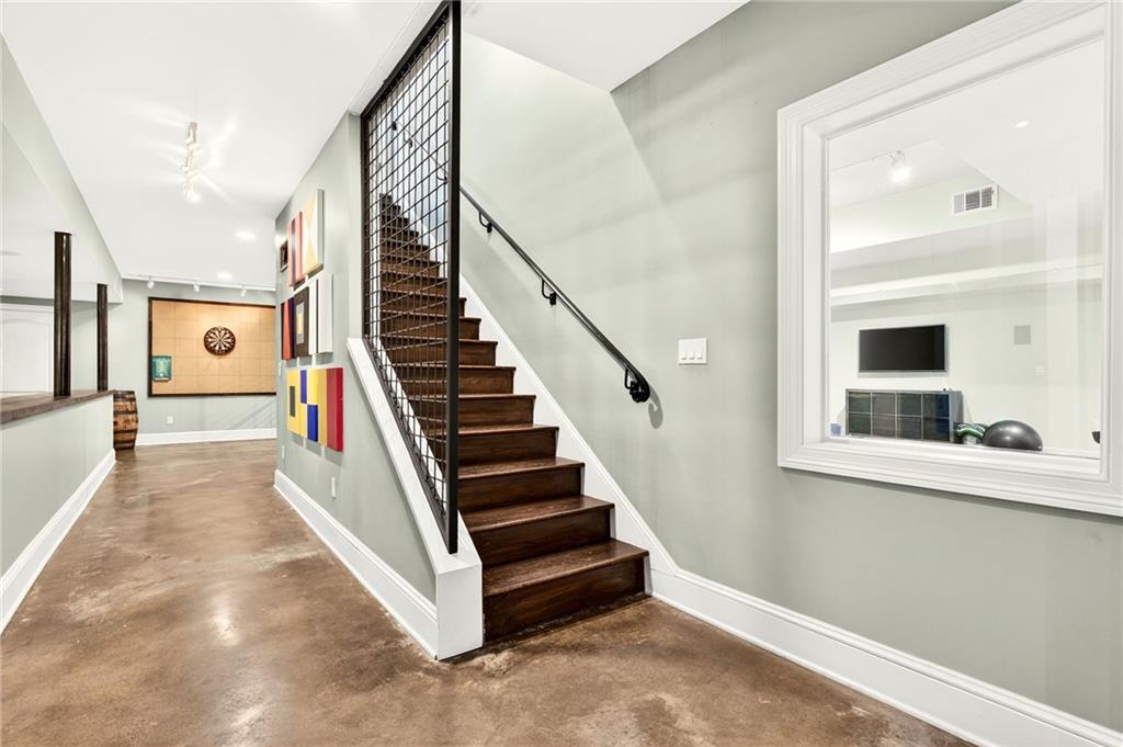 5759 Riverside Drive