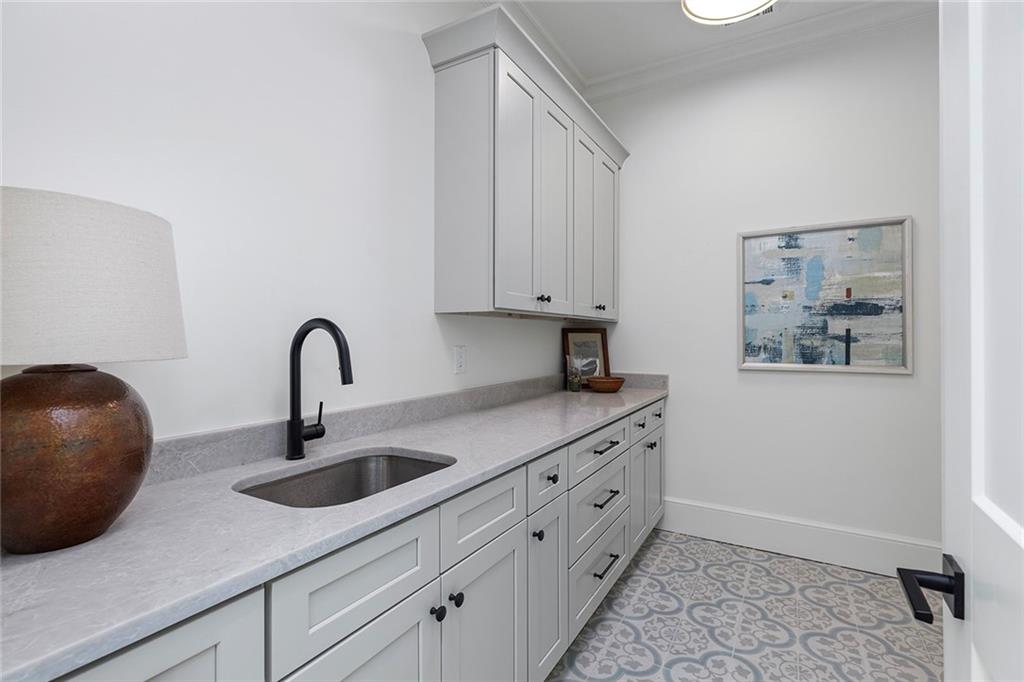 3290 Dunlop Court NE