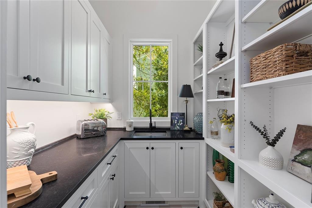 3290 Dunlop Court NE