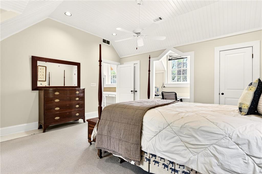 3814 Vermont Road NE