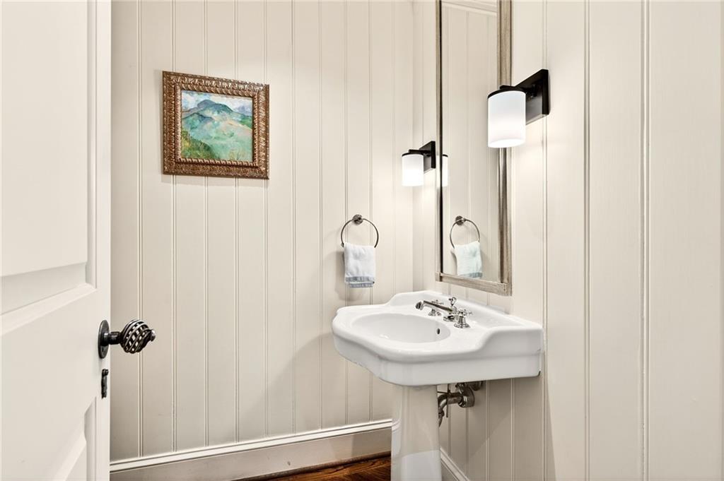 3814 Vermont Road NE