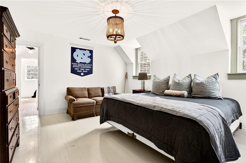 3814 Vermont Road NE