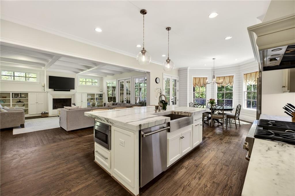 1116 Dawn View Lane NW