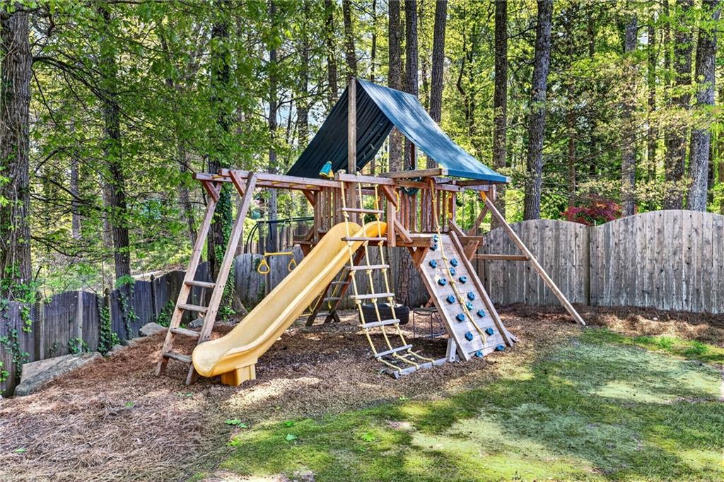 1116 Dawn View Lane NW