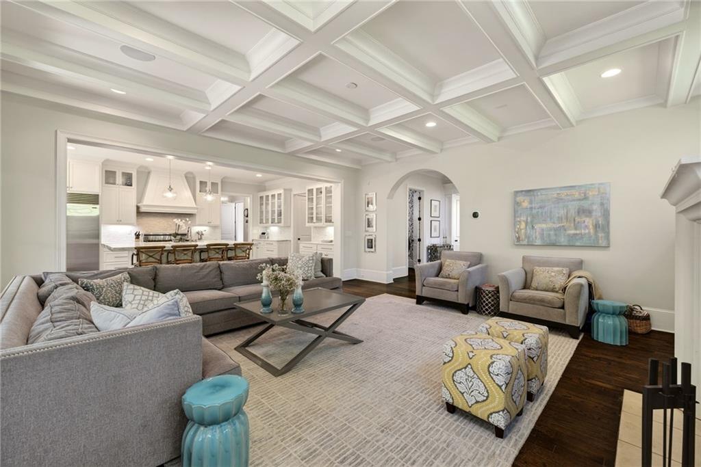 1116 Dawn View Lane NW