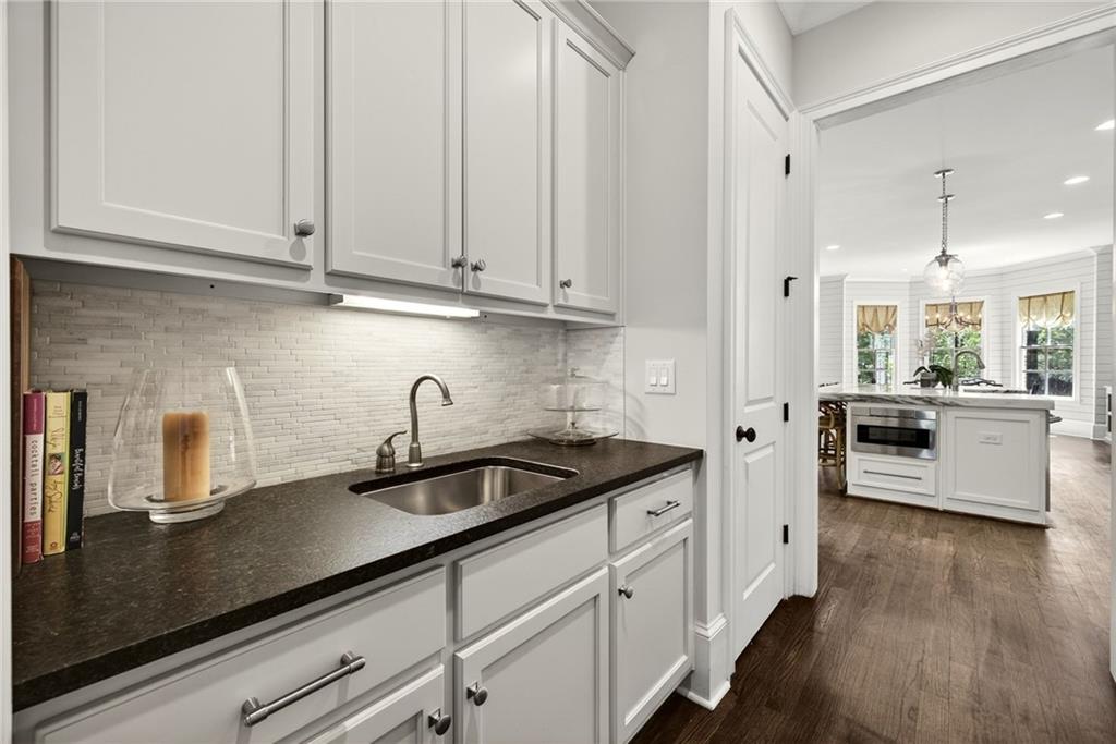 1116 Dawn View Lane NW