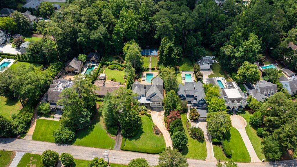 216 Pineland Road NW