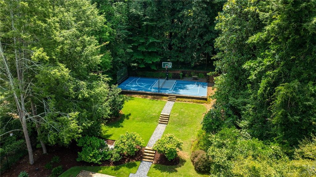 216 Pineland Road NW