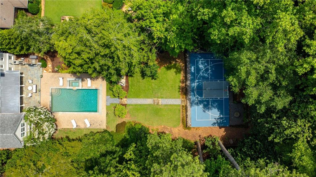 216 Pineland Road NW