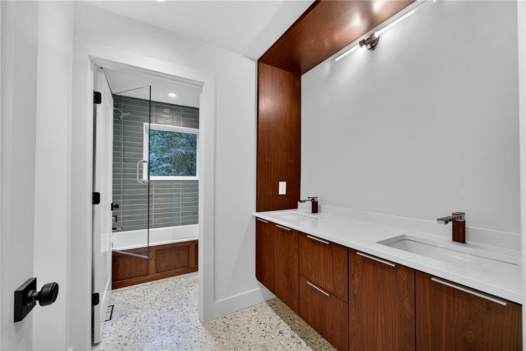 585 Amberidge Trail