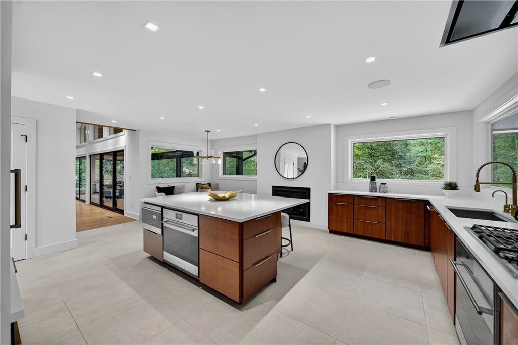 585 Amberidge Trail