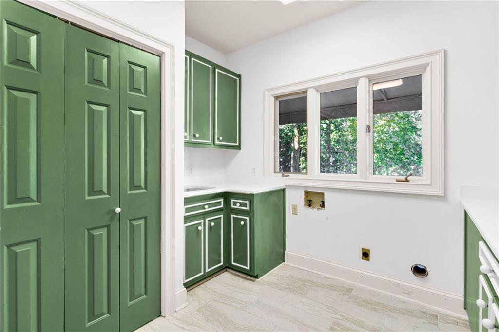 550 Atlanta Country Club Drive SE