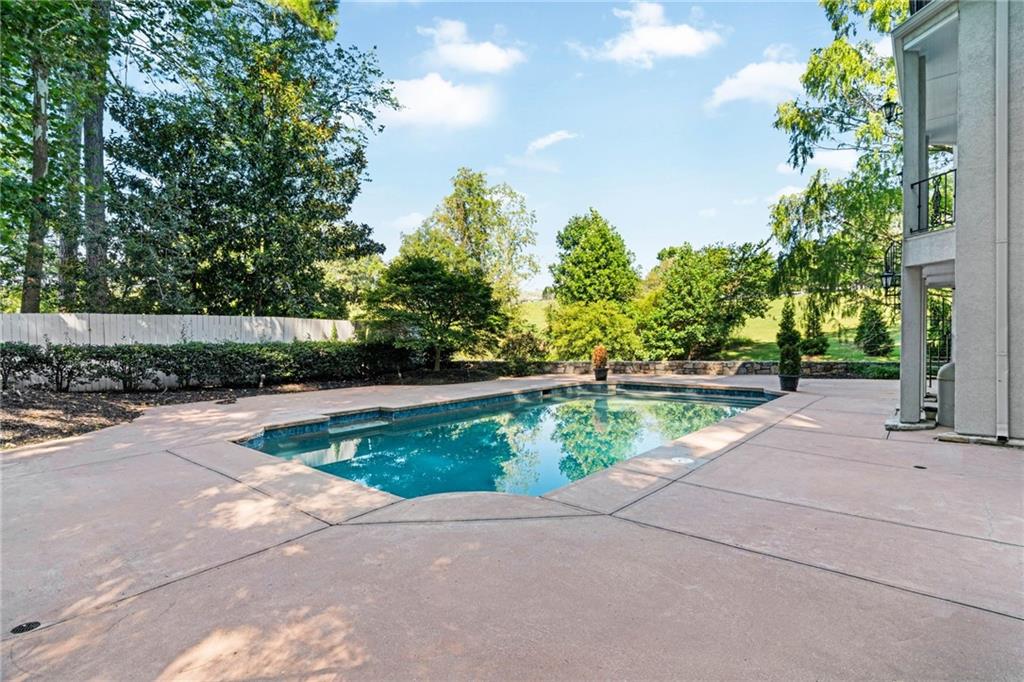 550 Atlanta Country Club Drive SE