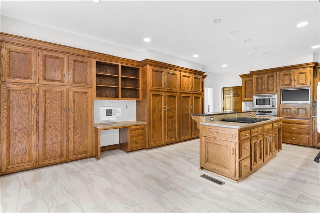 550 Atlanta Country Club Drive SE