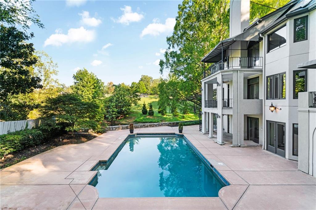 550 Atlanta Country Club Drive SE