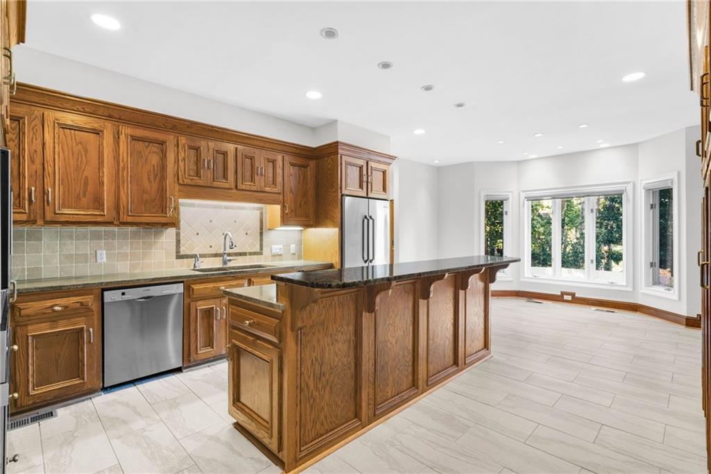 550 Atlanta Country Club Drive SE