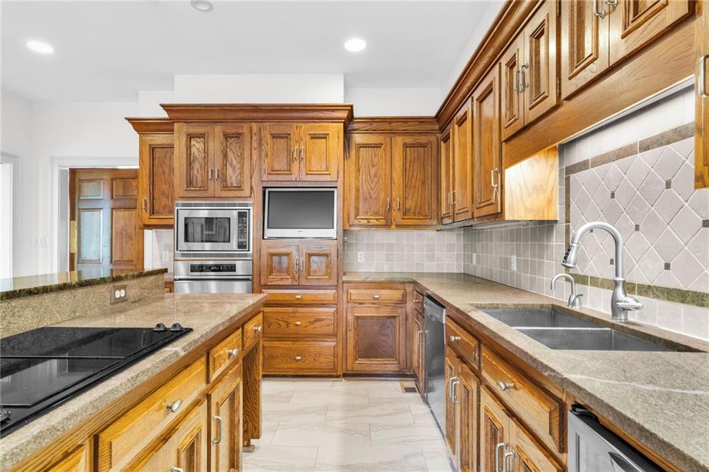 550 Atlanta Country Club Drive SE