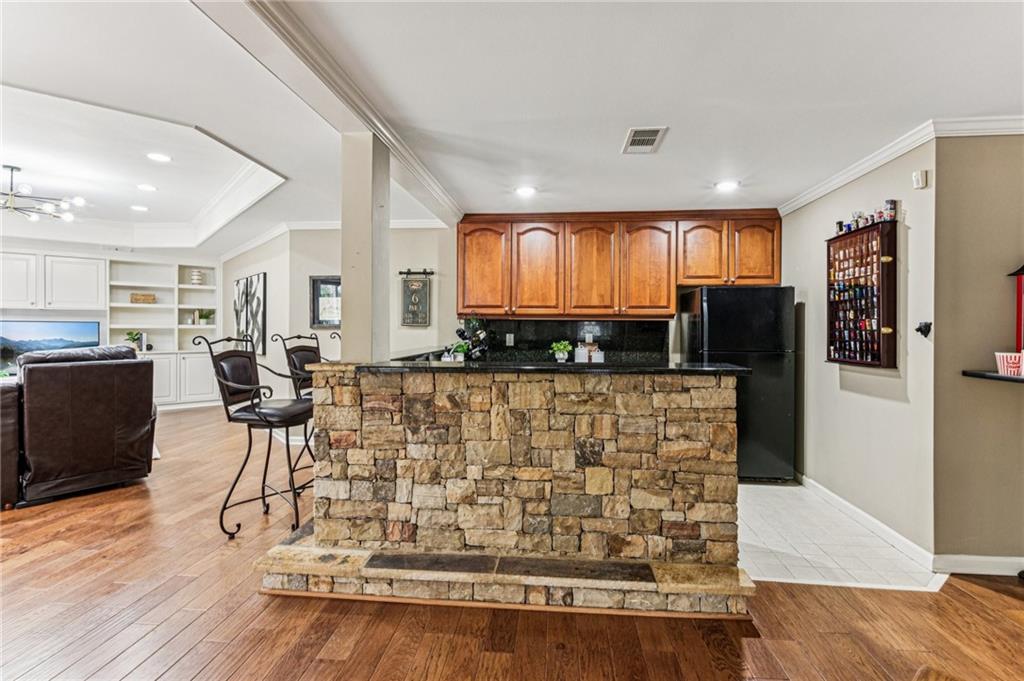 630 Greenview Terrace