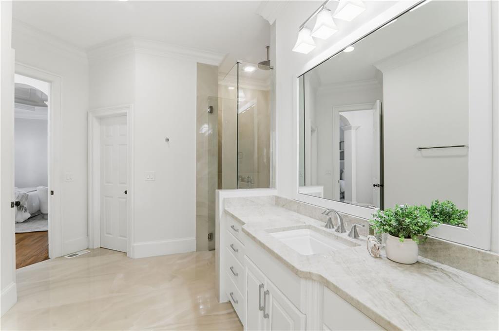 650 Greenview Terrace