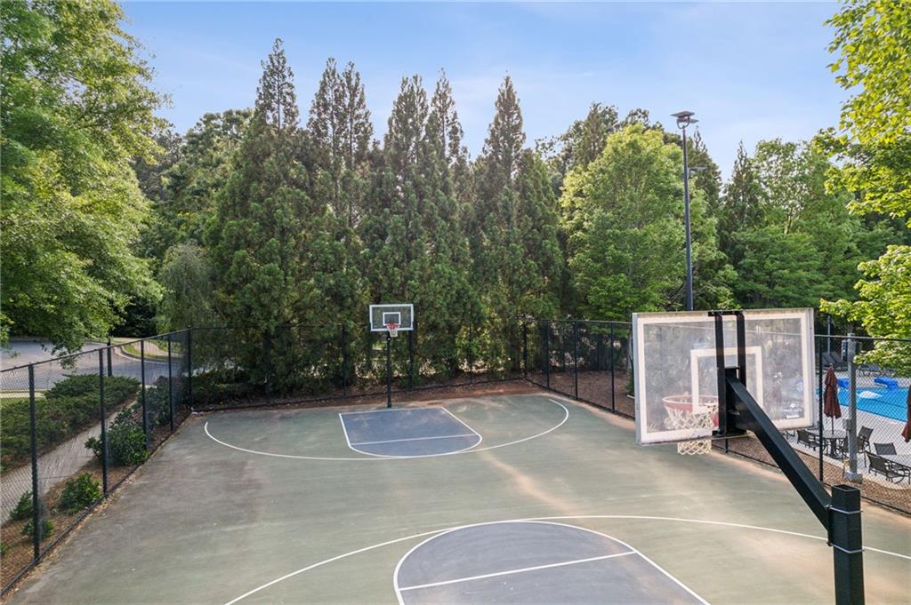 650 Greenview Terrace