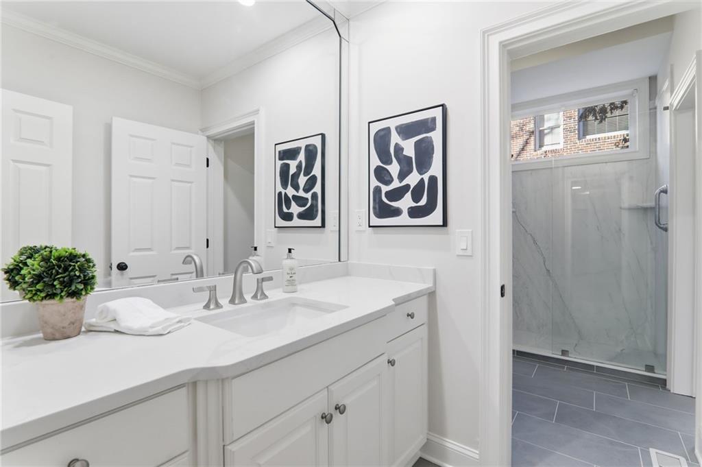 650 Greenview Terrace