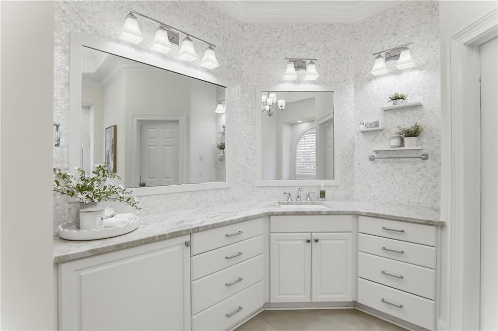 650 Greenview Terrace