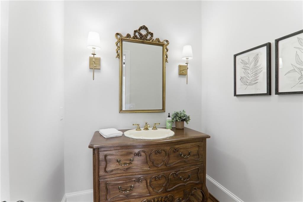 650 Greenview Terrace