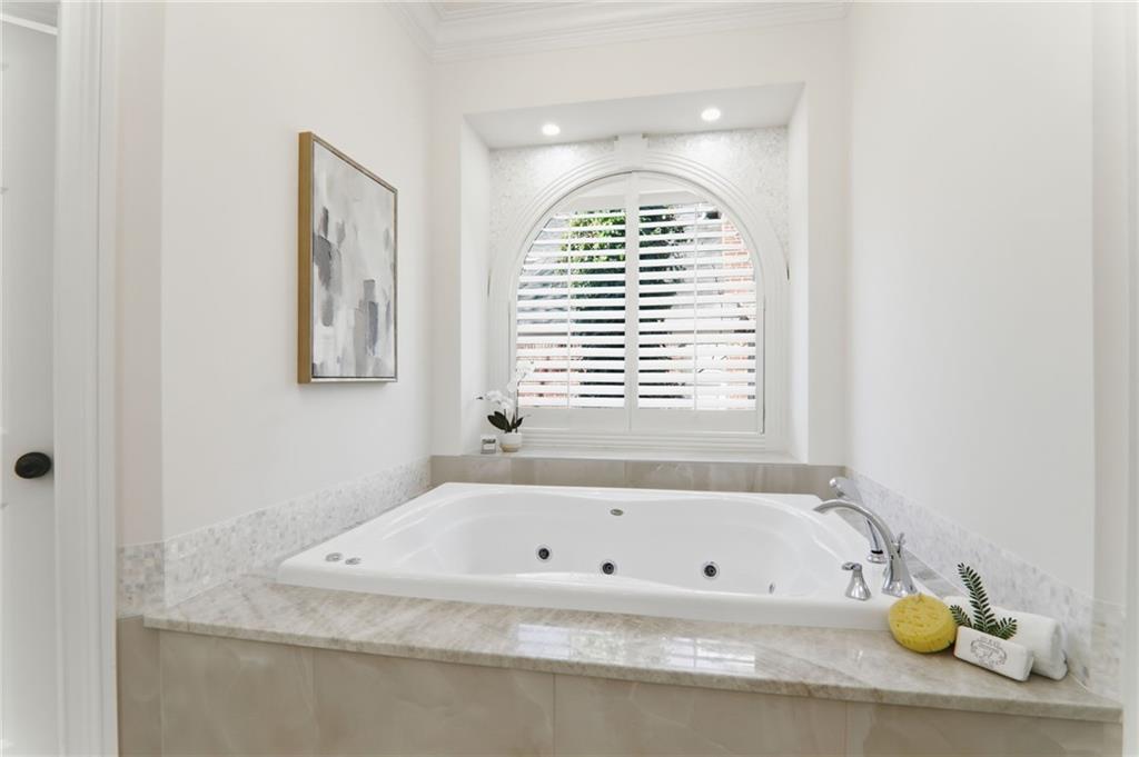 650 Greenview Terrace