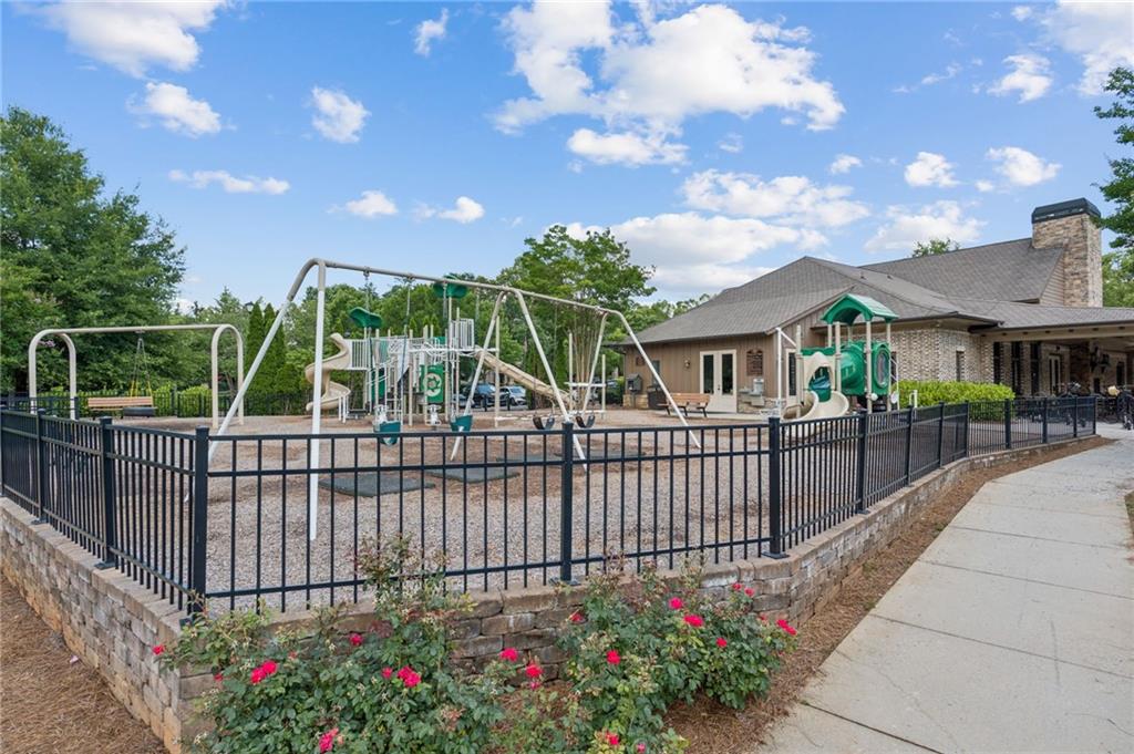 650 Greenview Terrace