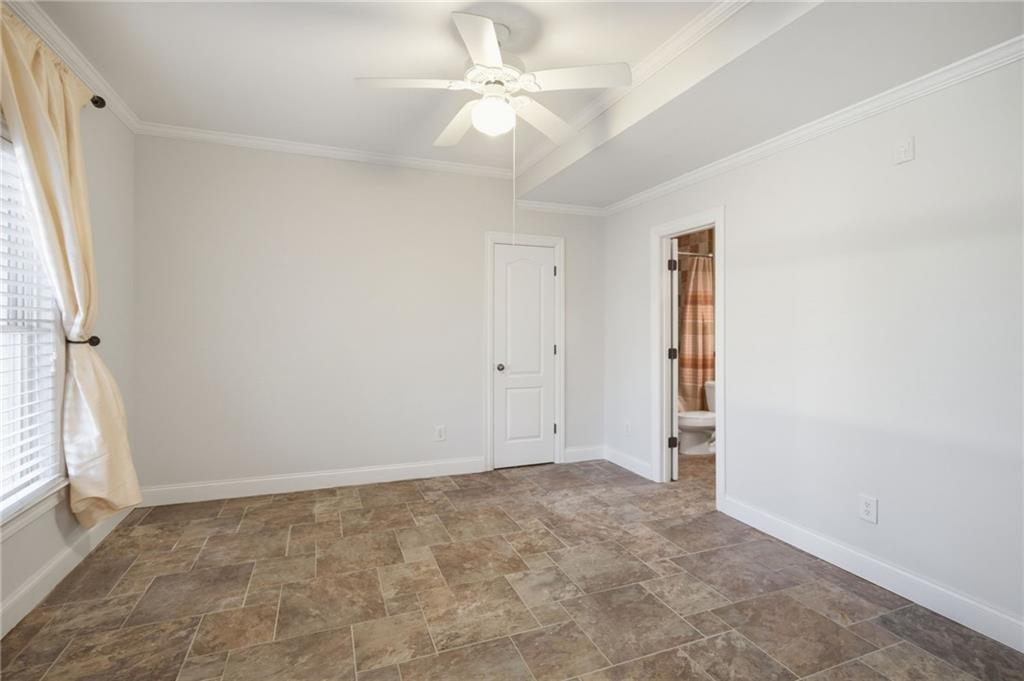 715 Crown Cove