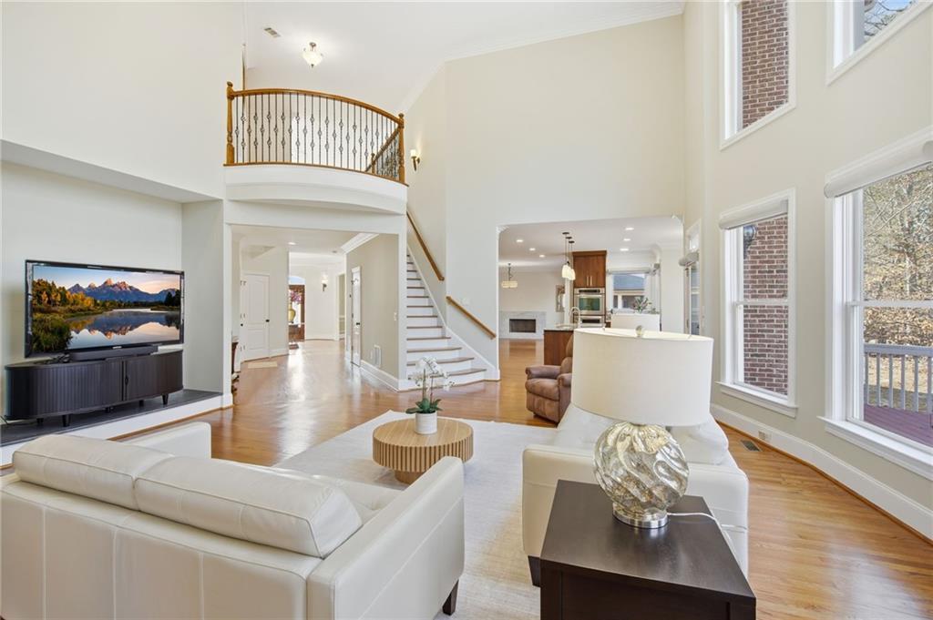 715 Crown Cove