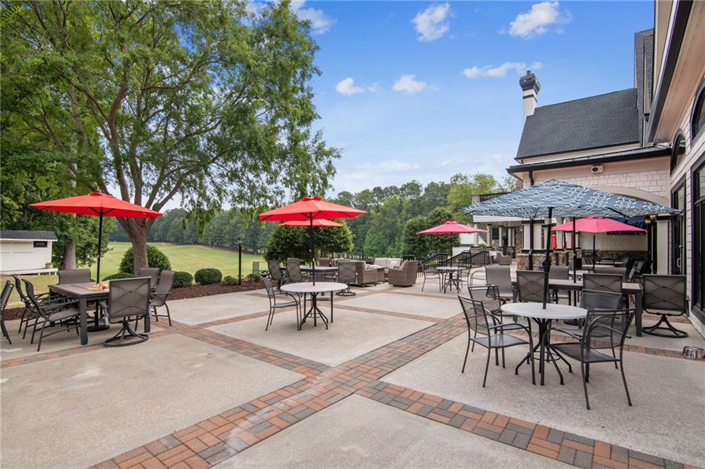 715 Crown Cove