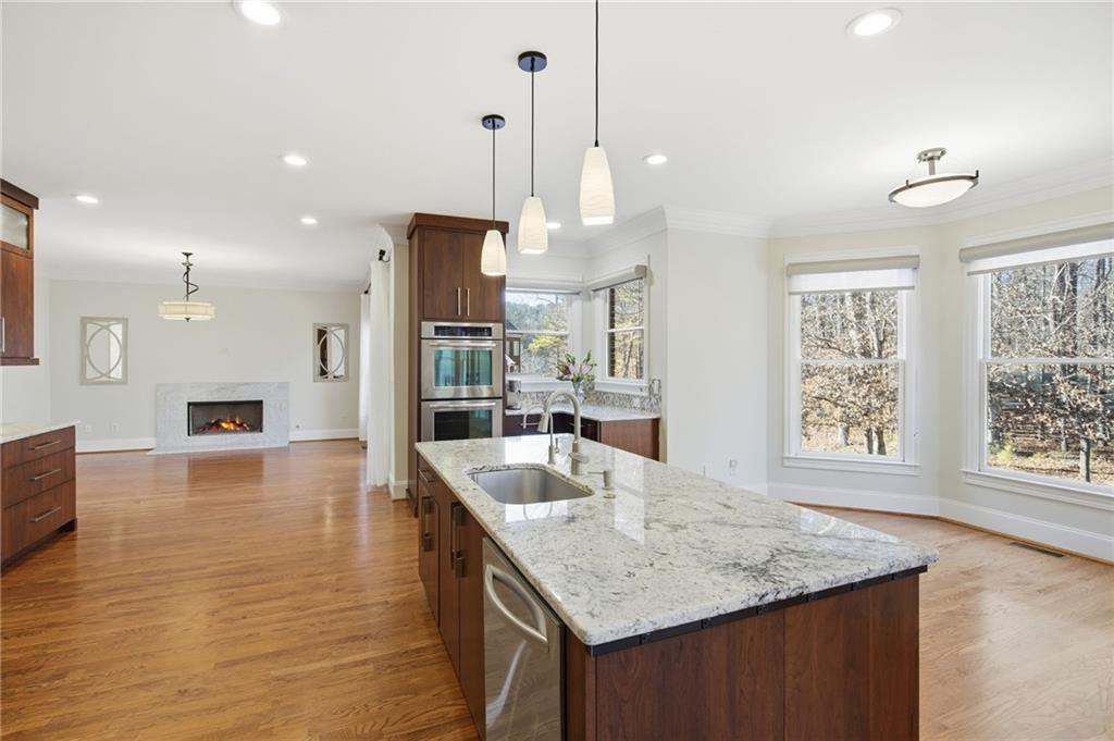 715 Crown Cove