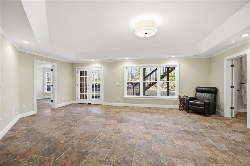 715 Crown Cove