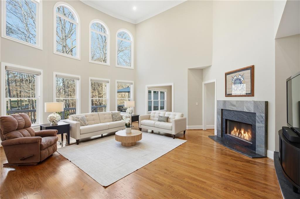 715 Crown Cove