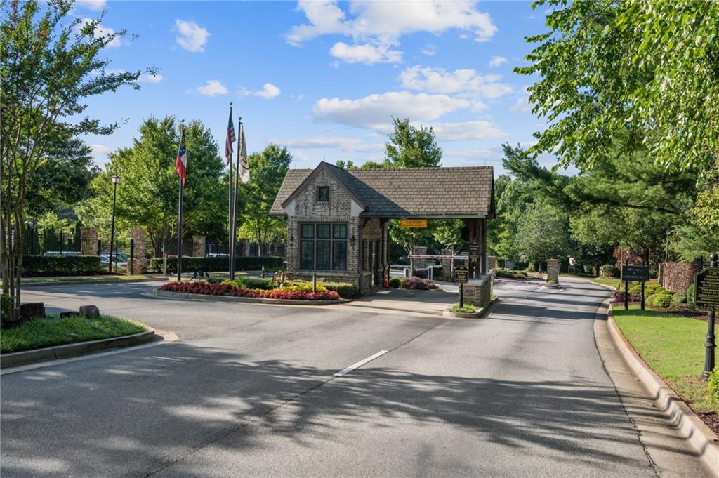 715 Crown Cove