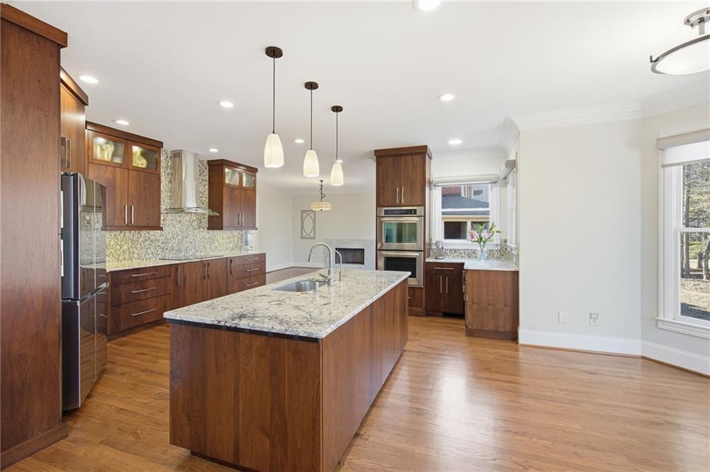 715 Crown Cove